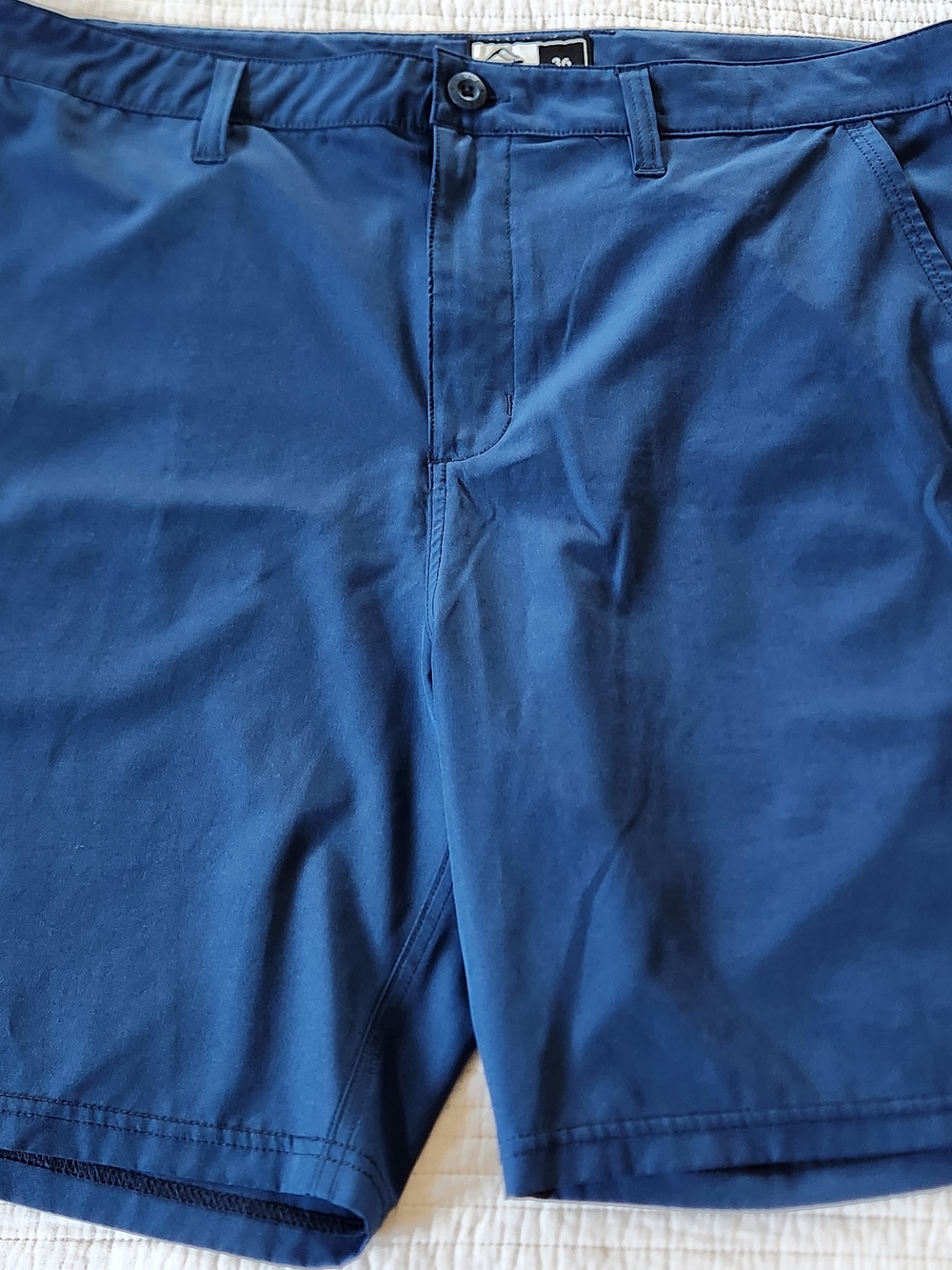 Reef Men's Navy Flat-Front Hybrid Shorts Size 36